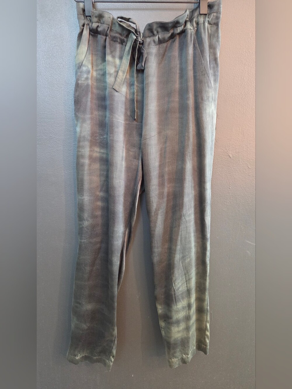 Raquel Allegra Silk Tie Waist Pants - Green Print